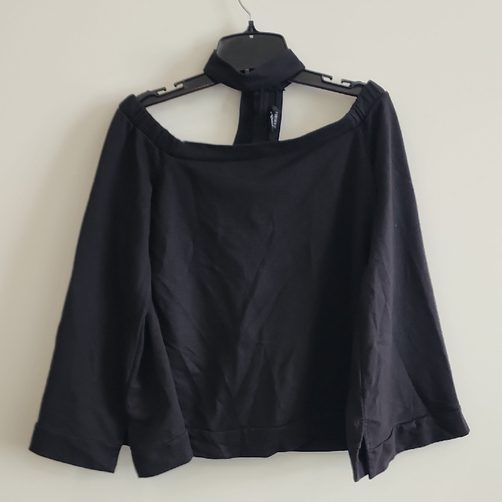 🔥2/$20 -Forever 21 Black Off-Shoulder Sweater With Neck Choker & Slit Sleeve